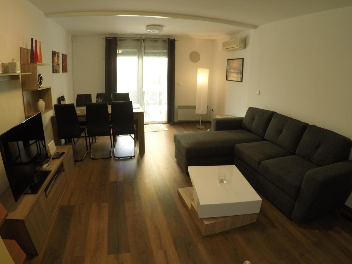 Apartment Zara Dramalj Esterno foto