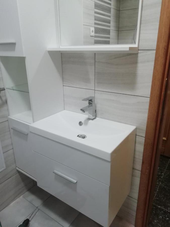 Apartment Zara Dramalj Esterno foto