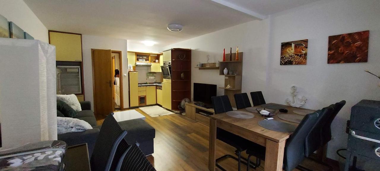 Apartment Zara Dramalj Esterno foto